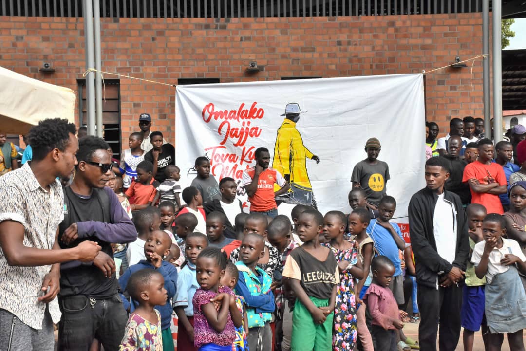 𝗣𝗔 𝗛𝗮𝗷𝗷𝗮𝘁 𝗛𝗮𝗱𝗶𝗷𝗮𝗵 𝗡𝗮𝗺𝘆𝗮𝗹𝗼 𝗨𝘇𝗲𝗶𝘆𝗲 sealed off the ghetto in Kamwokya with an engagement for Wealth & Job Creation for the Bazzukulu
