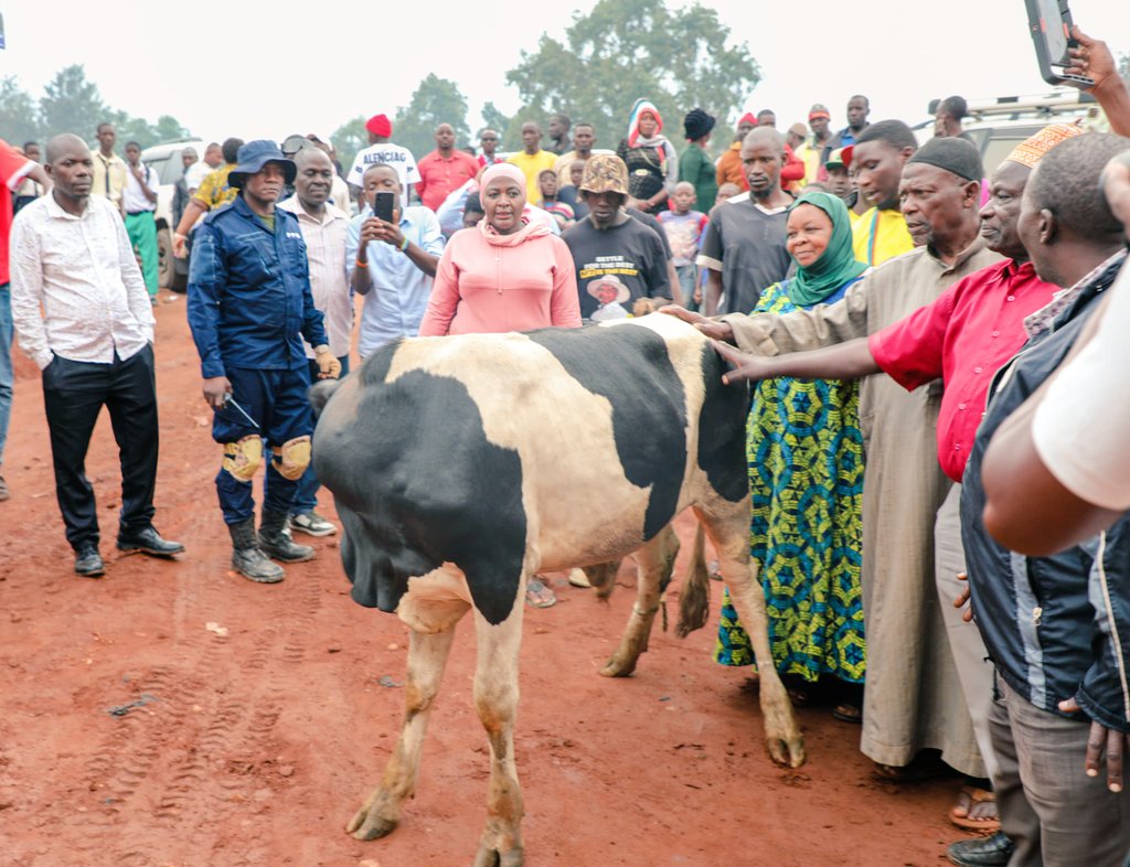 Eid Support in Action: Hajjat Namyalo Spreads President Museveni’s Blessings to Muslim Communities