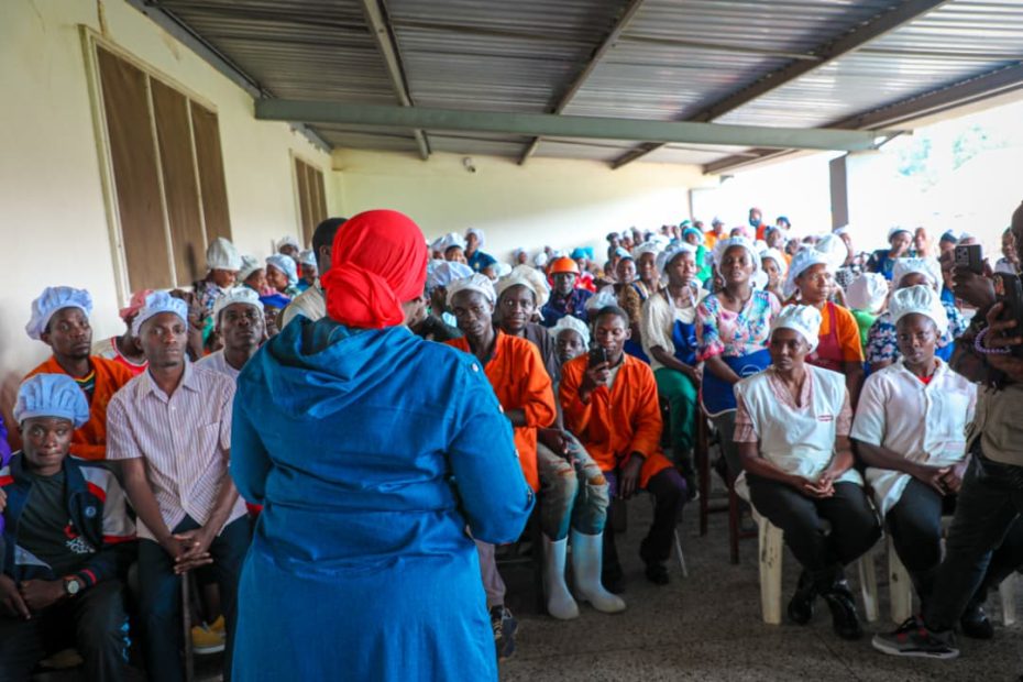 Hajjat Hadijah Namyalo Visits Dembe Trading Enterprises