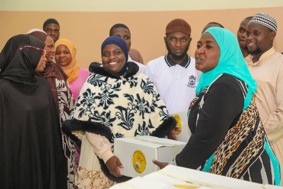 Hajjat Hadijah Namyalo Shares Ramadan Blessings with Kyambogo University Students