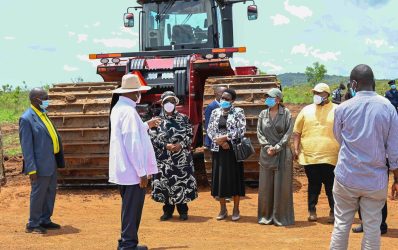 President Museveni visits the Atiak Sugar Factory