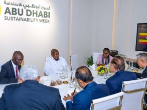 Strengthening Ties at A Meeting with Malaysia's Prime Minister at Abu Dhabi Sustainability Week