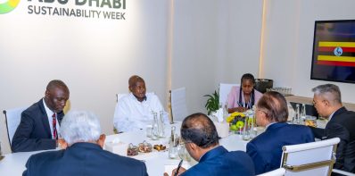Strengthening Ties at A Meeting with Malaysia's Prime Minister at Abu Dhabi Sustainability Week