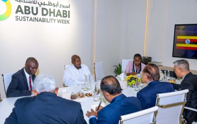Strengthening Ties at A Meeting with Malaysia's Prime Minister at Abu Dhabi Sustainability Week